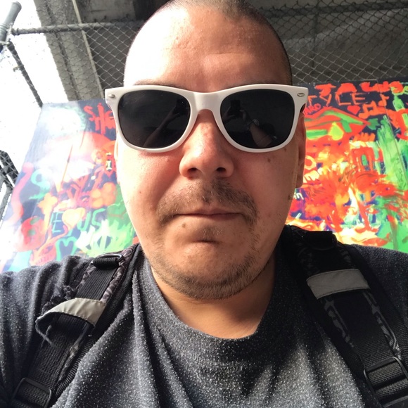 Meet your Posher, Sam - Picture 2 of 5